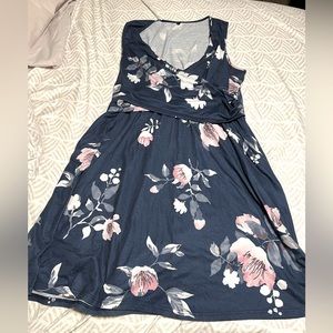 XXL Sleeveless Maternity / Nursing Dress